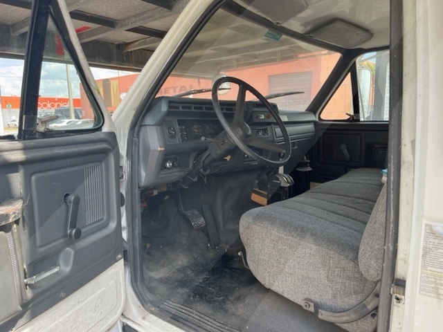 Catering Truck Ford/Hi Way F-700/ CT-14