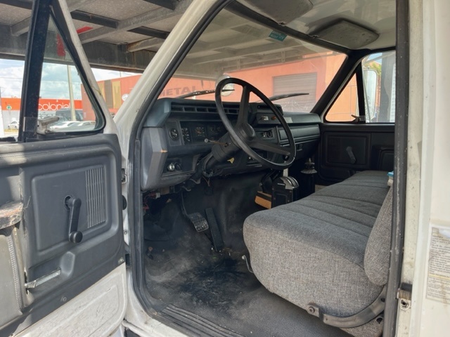 Catering Truck Ford/Hi Way F-700/ CT-14