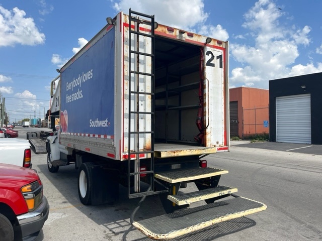 Catering Truck Ford/Hi Way F-700/ CT-14