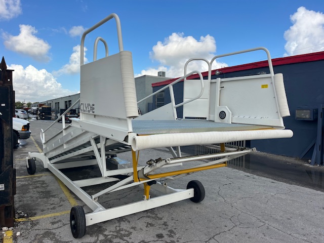 Passenger Stair Towable Clyde 15F2820 2025