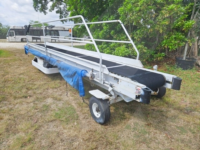 Towable Belt Loader Wasp A01771D-3650