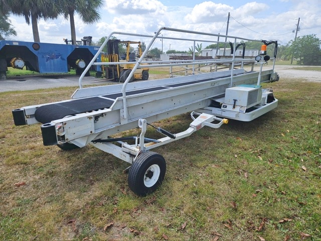 Towable Belt Loader Wasp A01771D-3650