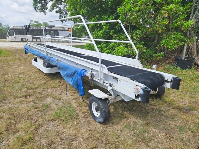 Towable Belt Loader Wasp A01771D-3650