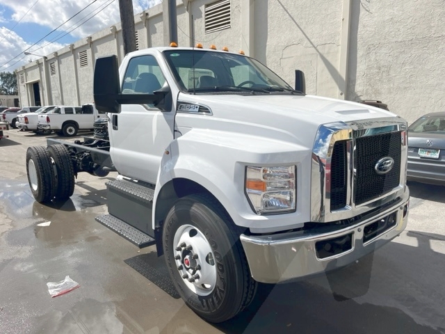Truck Chassis Ford F-650 2025