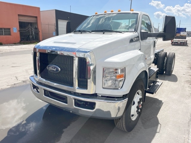 Truck Chassis Ford F-650 2025