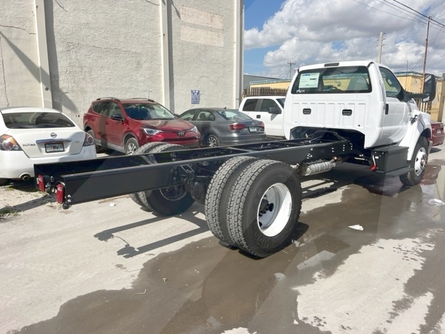 Truck Chassis Ford F-650 2025