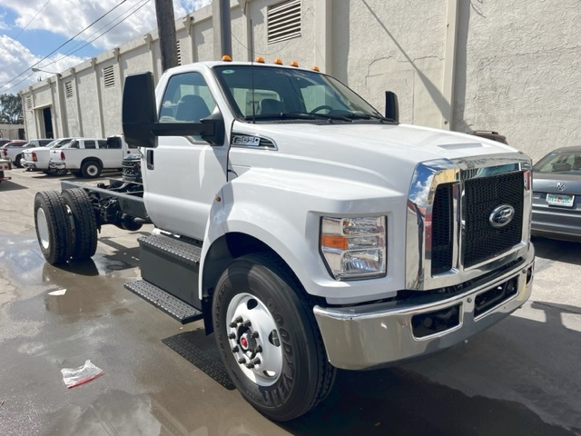 Truck Chassis Ford F-650 2025