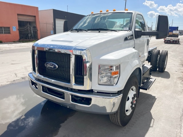 Truck Chassis Ford F-650 2025