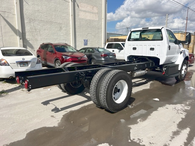 Truck Chassis Ford F-650 2025