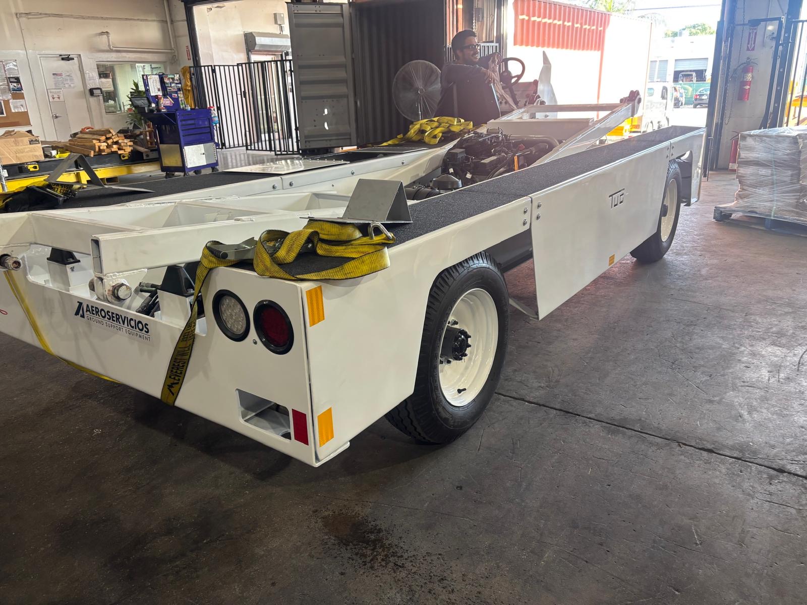 Belt Loader Tug 660
