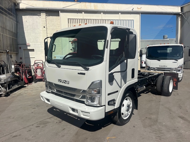 Truck Chassis Isuzu NPR - Gasoline