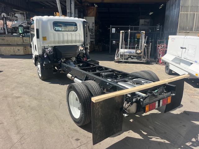 Truck Chassis Isuzu NPR - Gasoline