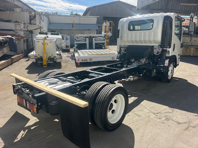 Truck Chassis Isuzu NPR - Gasoline