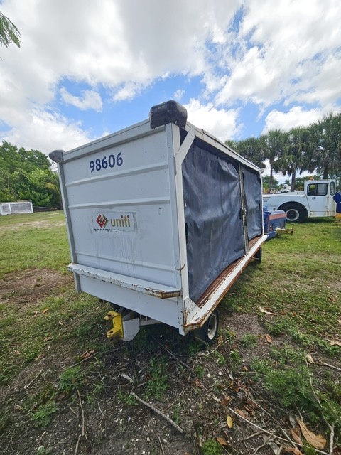 Baggage Carts Closed Clyde 15F3400