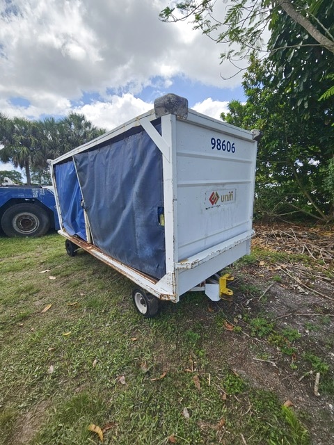 Baggage Carts Closed Clyde 15F3400