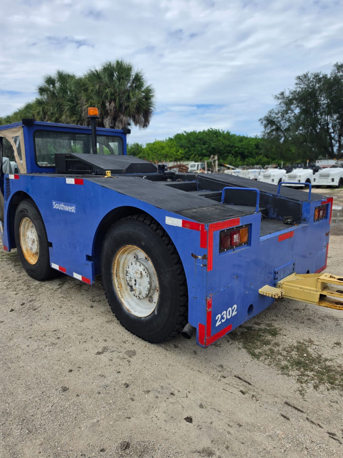 Push Back Tractor FMC B-350
