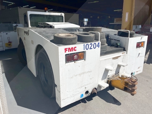 Push Back Tractor FMC B-600