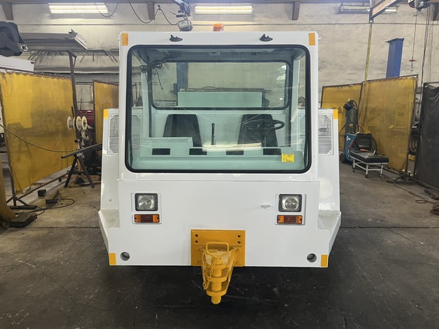 Push Back Tractor FMC B-600