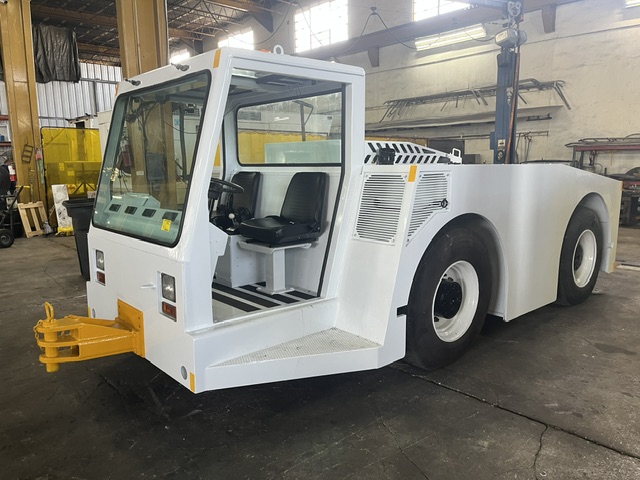 Push Back Tractor FMC B-600