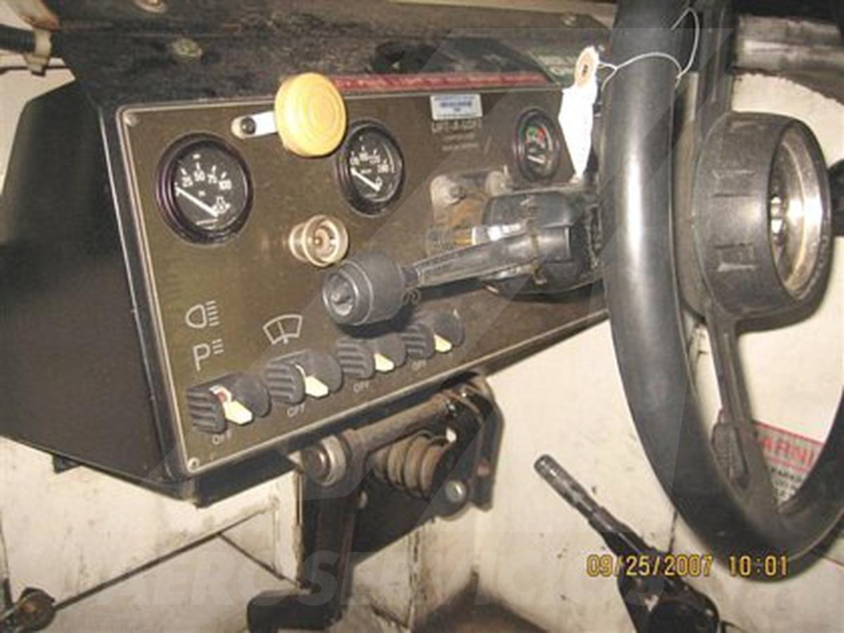 2000 Lift-A-Loft APV Flat Bed