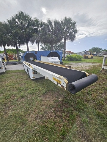 Belt Loader Tug 660E