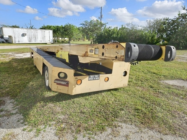 Belt Loader Tug 660E