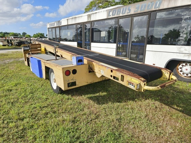 Belt Loader Tug 660E