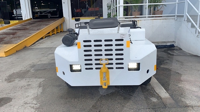 Push Back Tractor NMC/WOLLARD 140-12