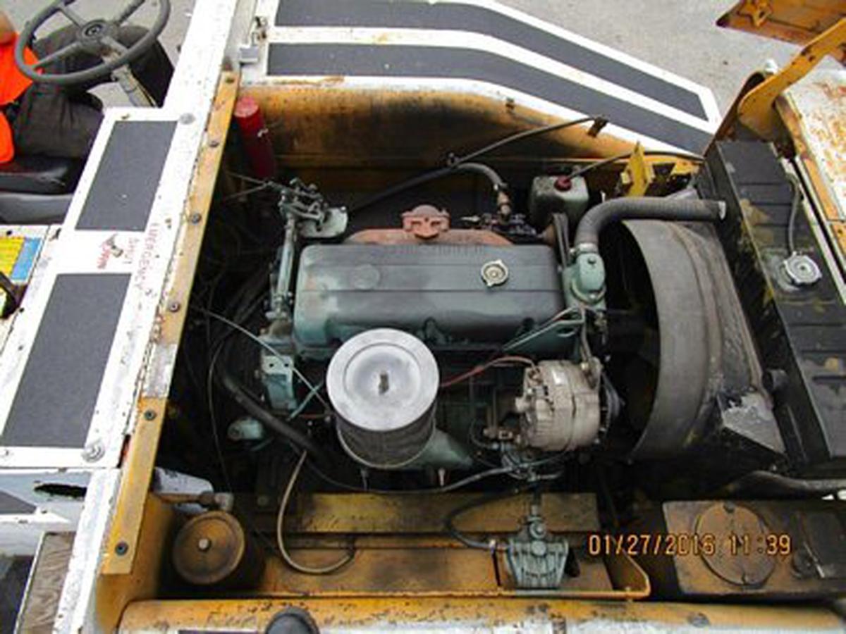 Push Back Tractor Hough-Paymover T-225 SL