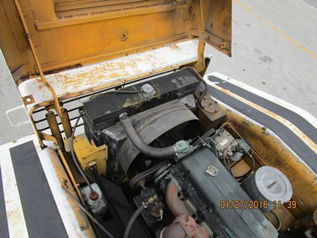 Push Back Tractor Hough-Paymover T-225 SL