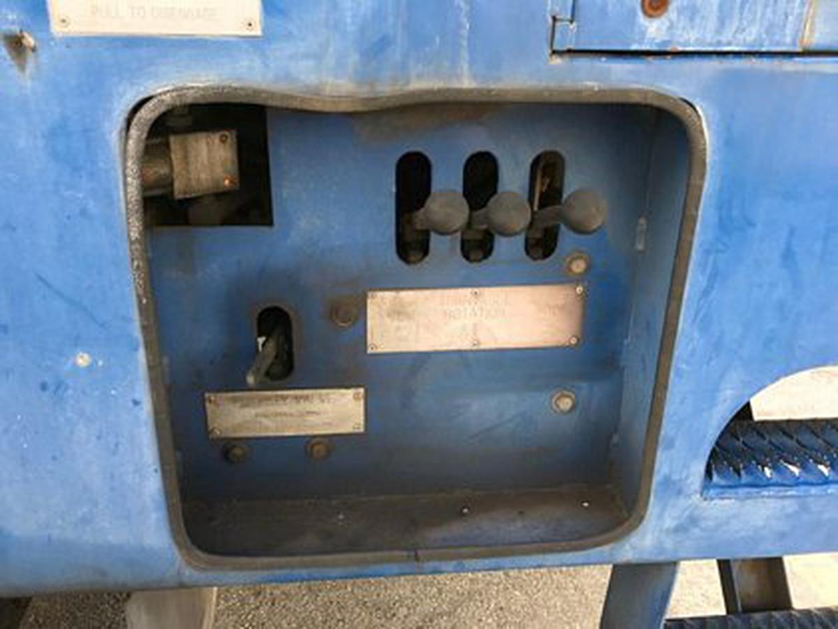 1990 FMC/Ford Trump D2-440 / F-800