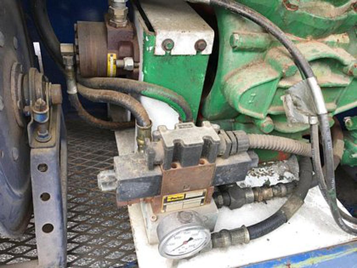 1990 FMC/Ford Trump D2-440 / F-800