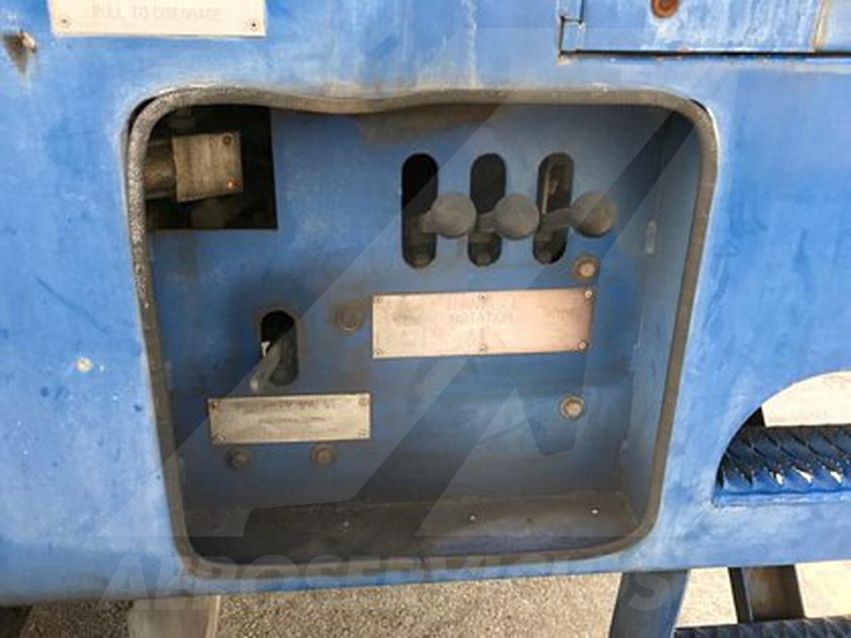 1990 FMC/Ford Trump D2-440 / F-800