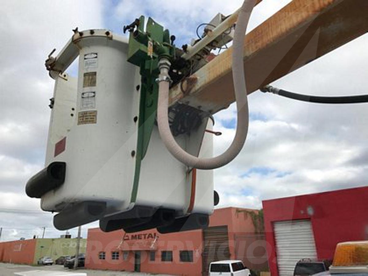 1990 FMC/Ford Trump D2-440 / F-800