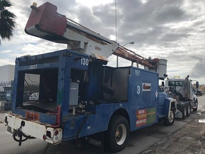 1990 FMC/Ford Trump D2-440 / F-800