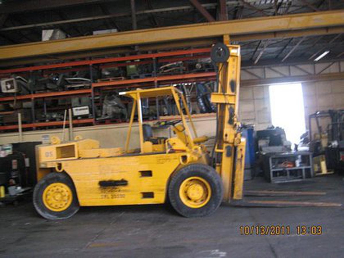 Fork Lift Lansing 823