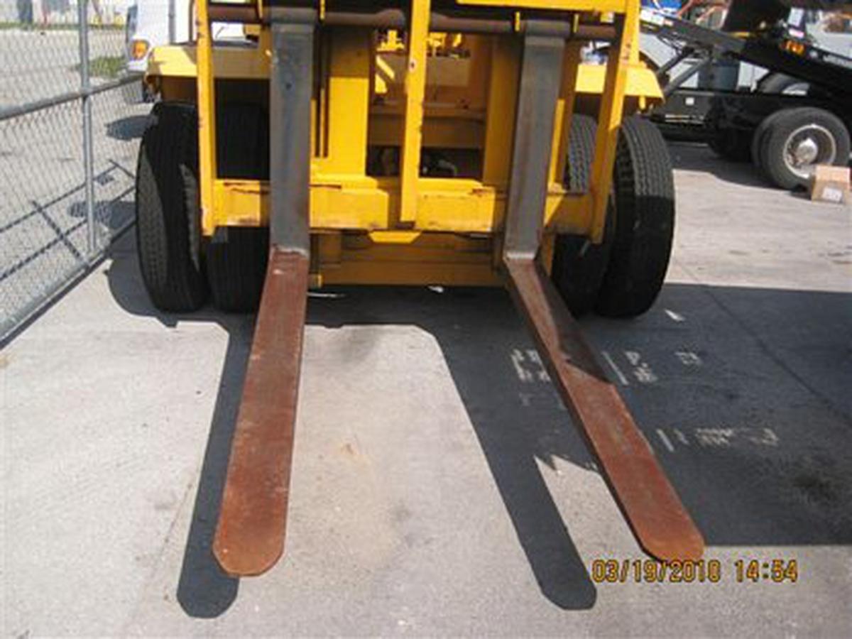 Fork Lift Lansing 823