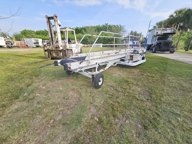 Towable Belt Loader Wasp A01771D-3650