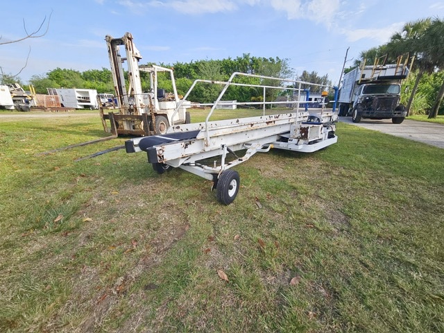 Towable Belt Loader Wasp A01771D-3650