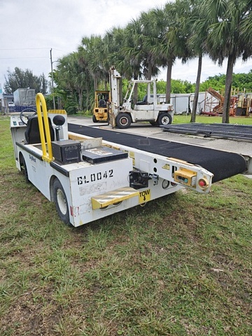 Belt Loader Tug 660E