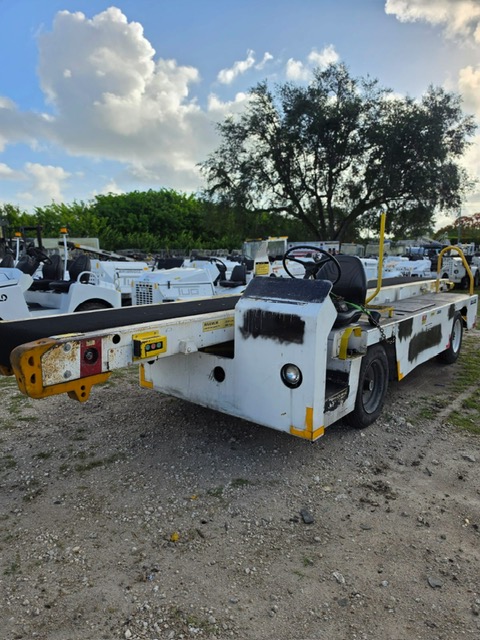 Belt Loader Tug 660