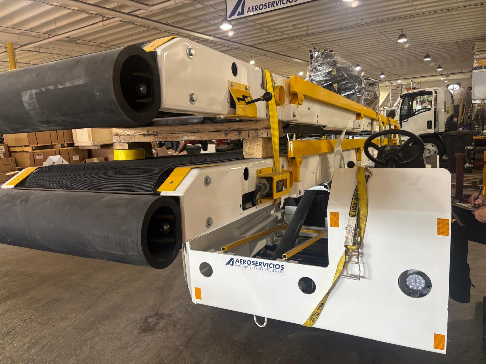 Belt Loader Tug 660