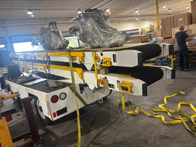 Belt Loader Tug 660