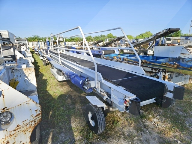 Towable Belt Loader Wasp A01771D-3650