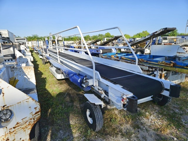 Towable Belt Loader Wasp A01771D-3650