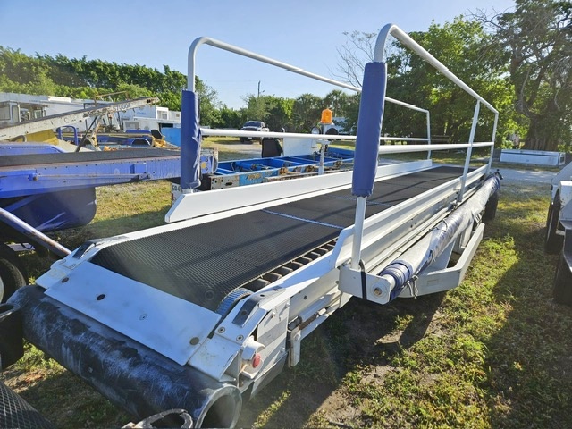 Towable Belt Loader Wasp A01771D-3650