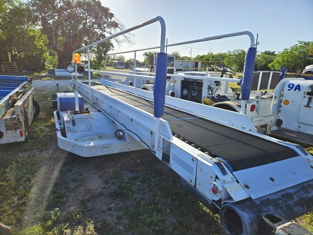 Towable Belt Loader Wasp A01771D-3650