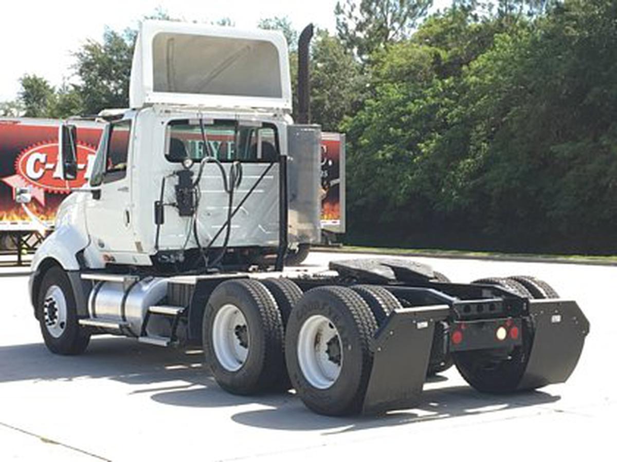 Truck Chassis International ProStar Tandem