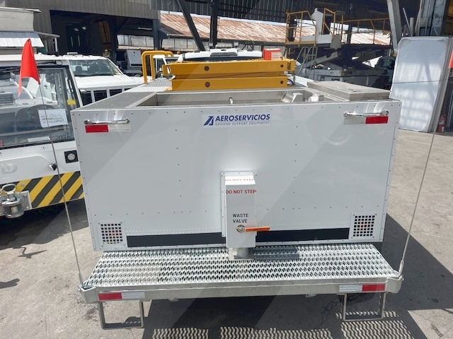 Lavatory Truck Ford/Standard GSE F-600 XL SD 2023