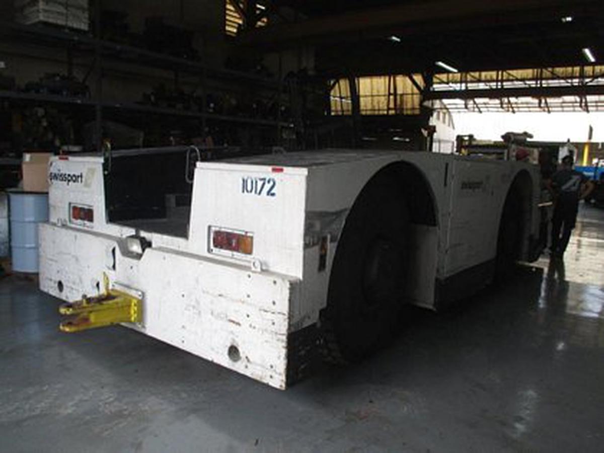 Push Back Tractor FMC B-1200